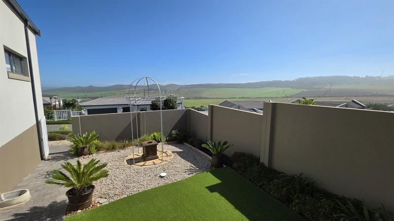 3 Bedroom Property for Sale in Reebok Western Cape